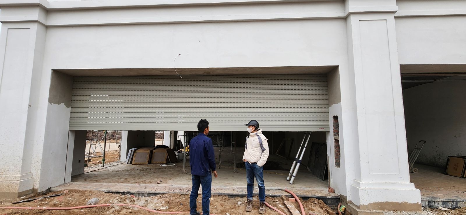 Thi công cửa cuốn